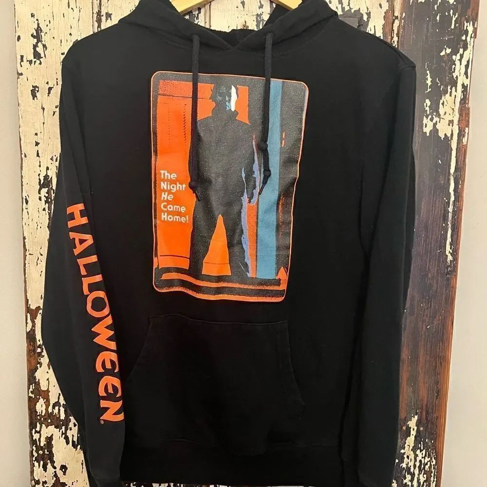 Retro Mike Meyers Halloween Black unisex hoodie. Size Small.